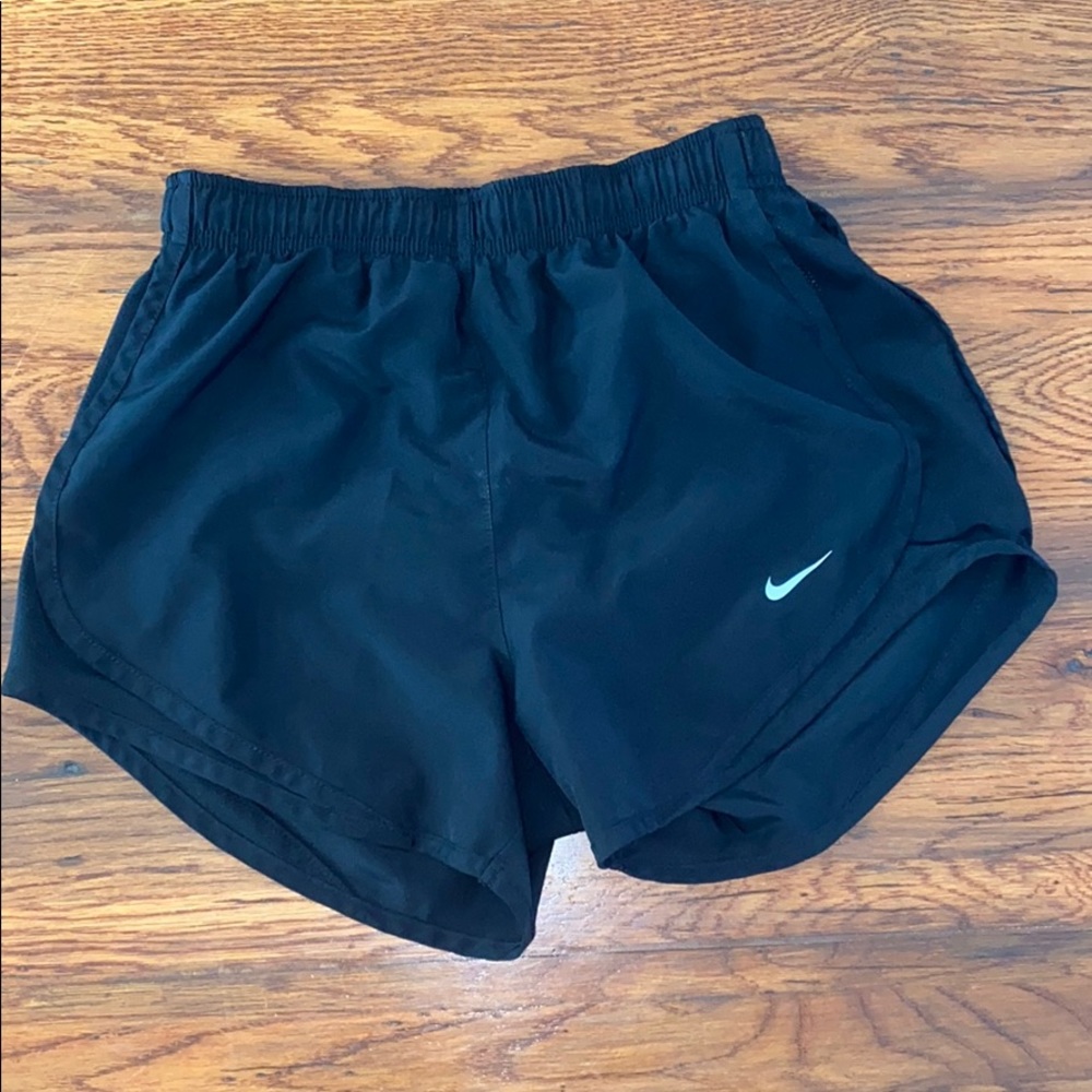 NWOT Nike tempo running shorts